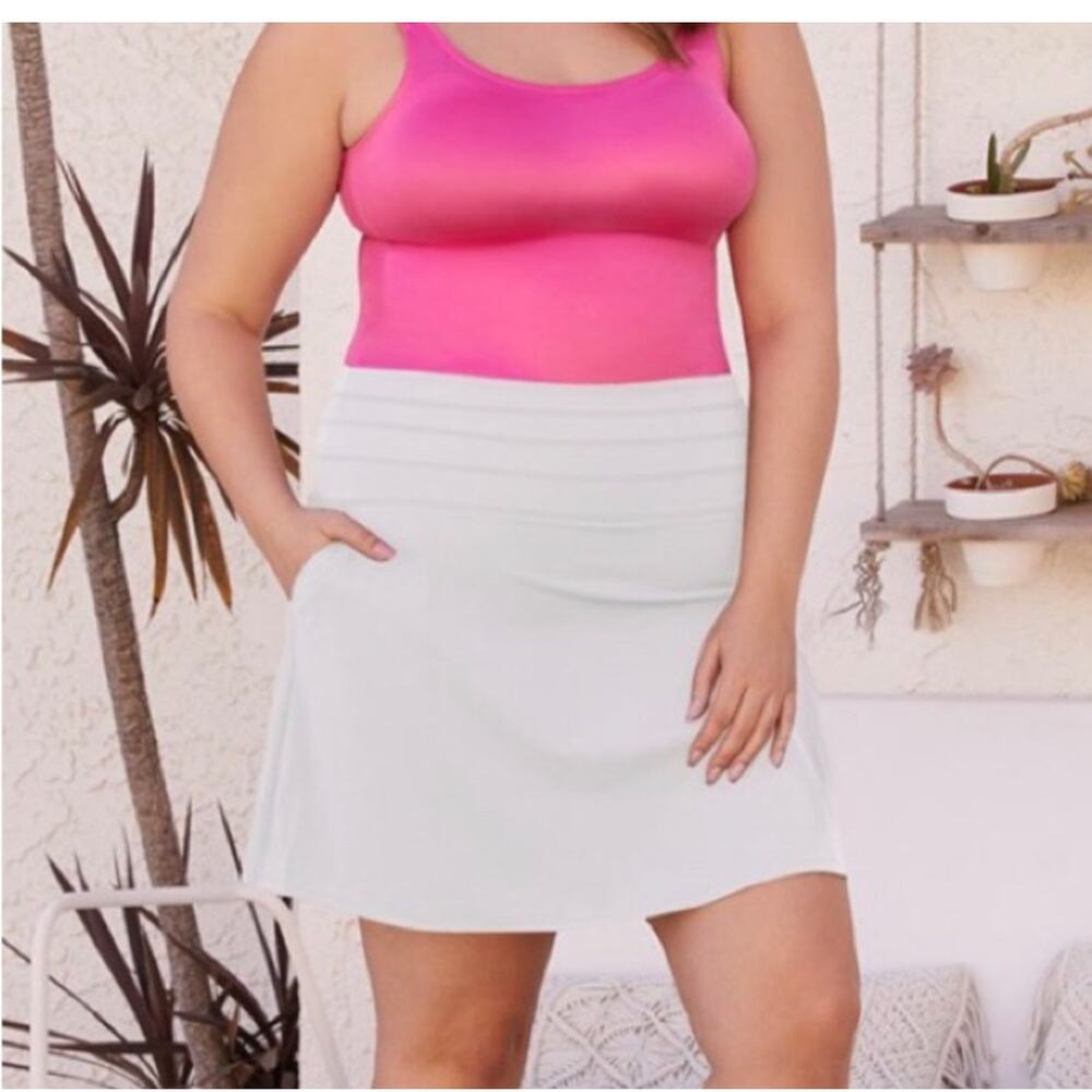 Brand New Ruby Ribbon Women's Size 2XL XXL White Mini Jean Skirt Lined